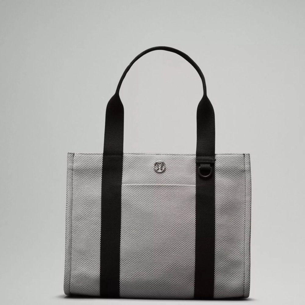 10L Lululemon Athletica Black and Gray Modern Tote